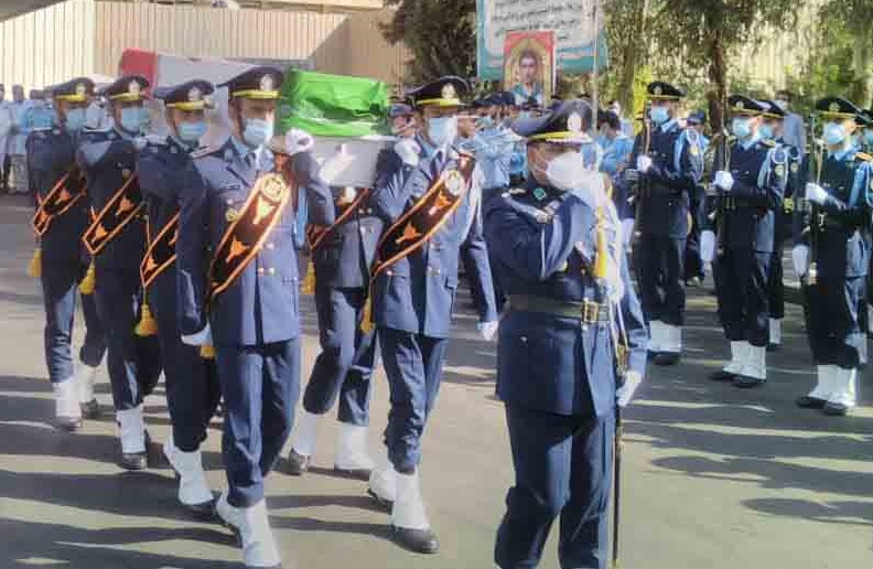 مراسم وداع با خلبان منوچهر محققی