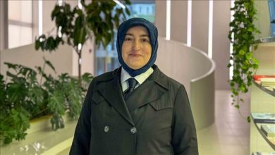 خلبان محجبه