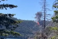109336761 15898309 Thick black smoke poured into the sky moments after the F A 18 c a 11 1781411599413